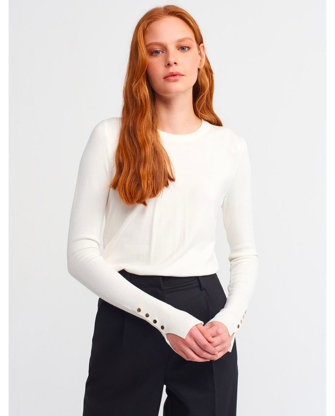 یقه گرد سفید